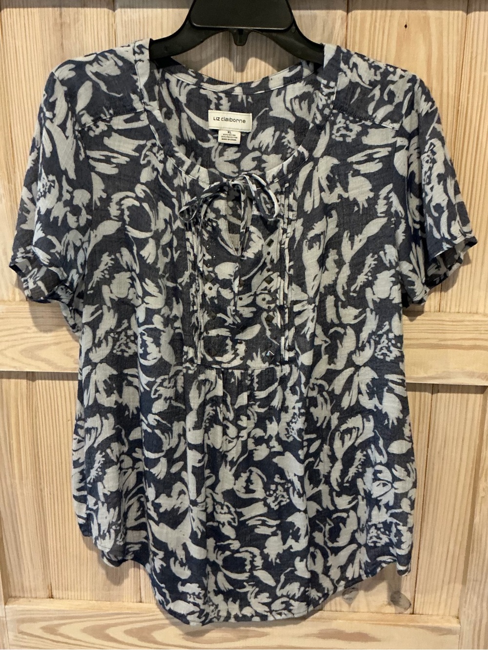 Liz Claiborne Navy and White Floral Tie-Front Short Sleeve Blouse